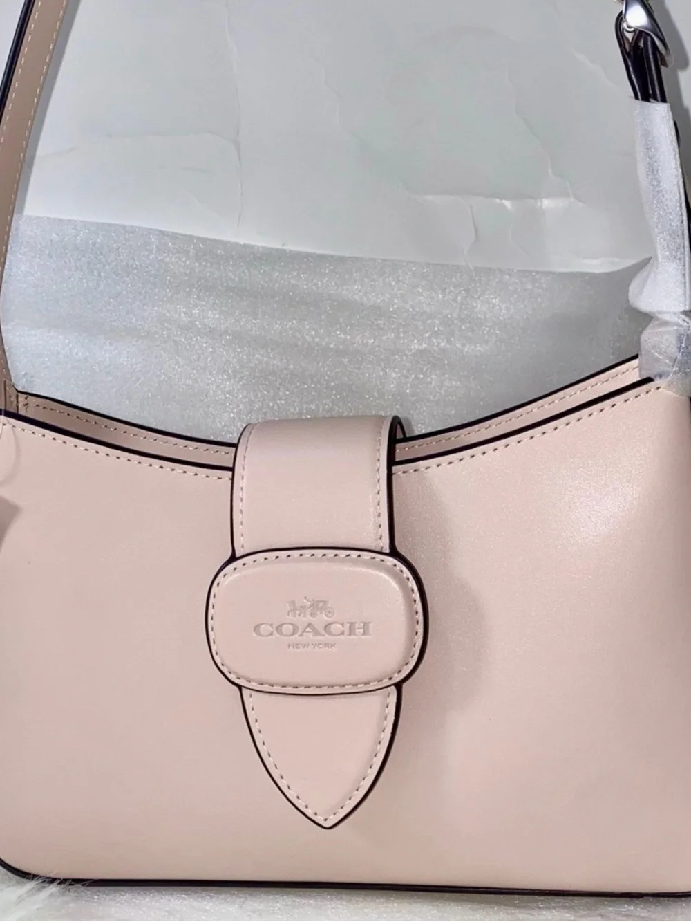 Coach 🌸 leather purse new in original packaging